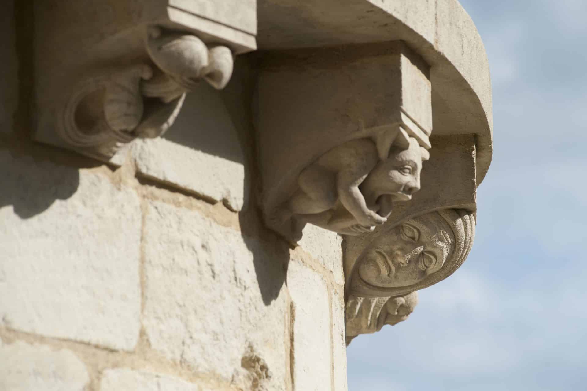 Architectures monstres cuisines romanes