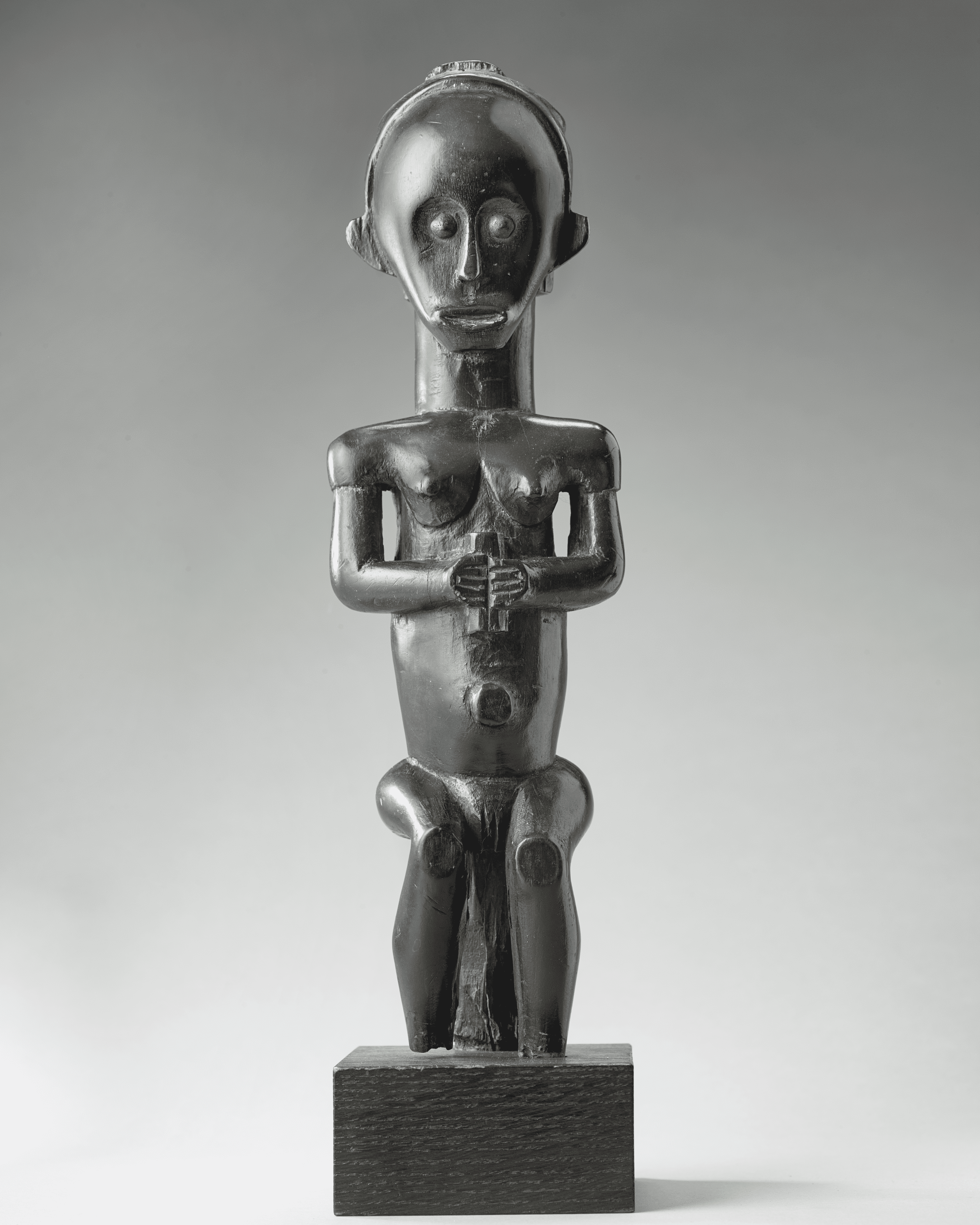 Figurine féminine de reliquaire byeri