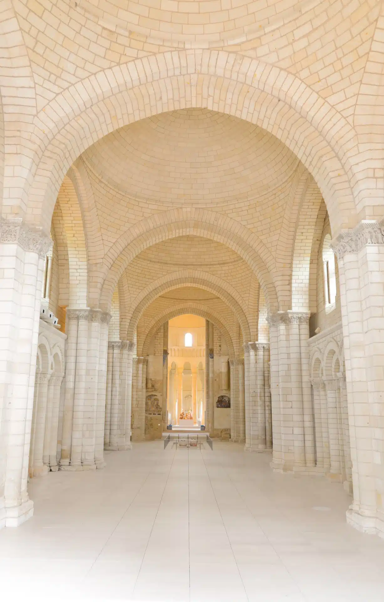 Intérieur de l'église abbatiale Fontevraud
