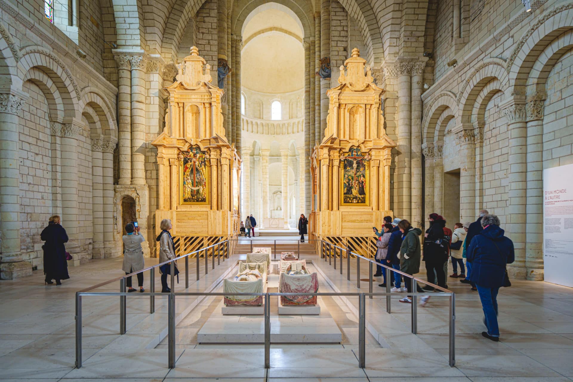 Exposition d'Un monde à l'Autre Fontevraud