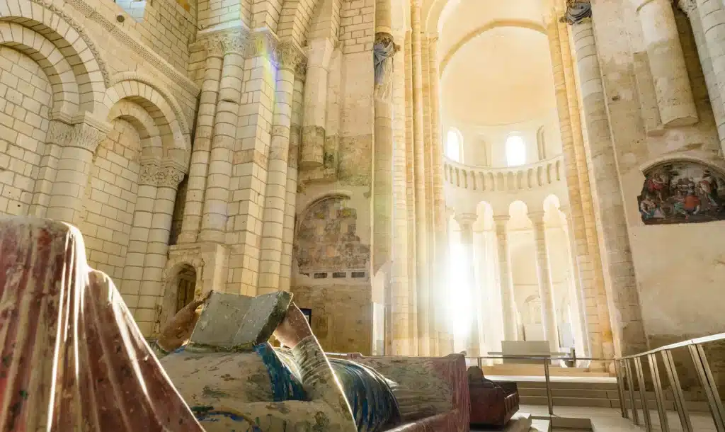 Aliénor d'Aquitaine gisant Fontevraud