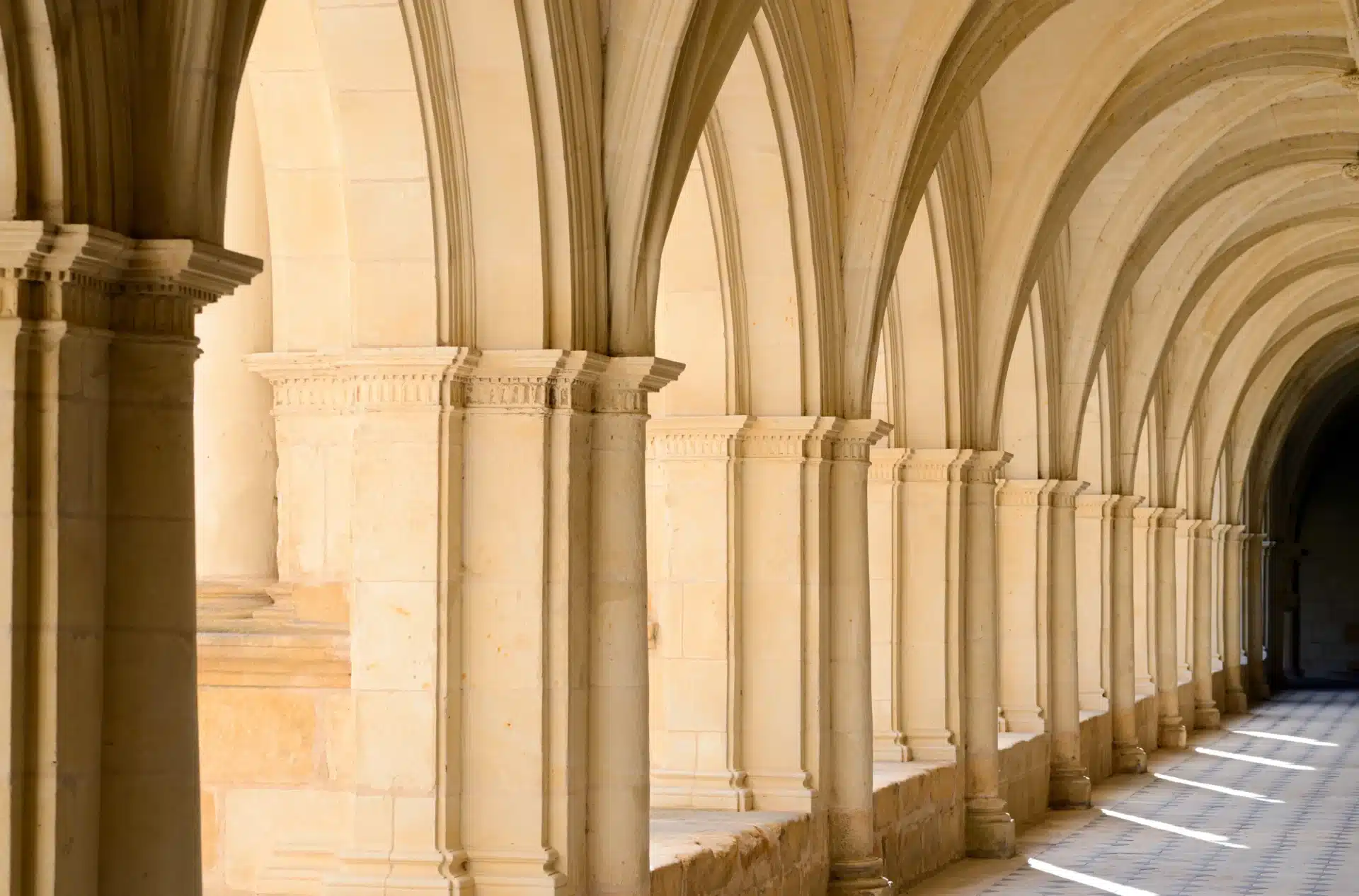 Cloitre architecture Abbaye de Fontevraud