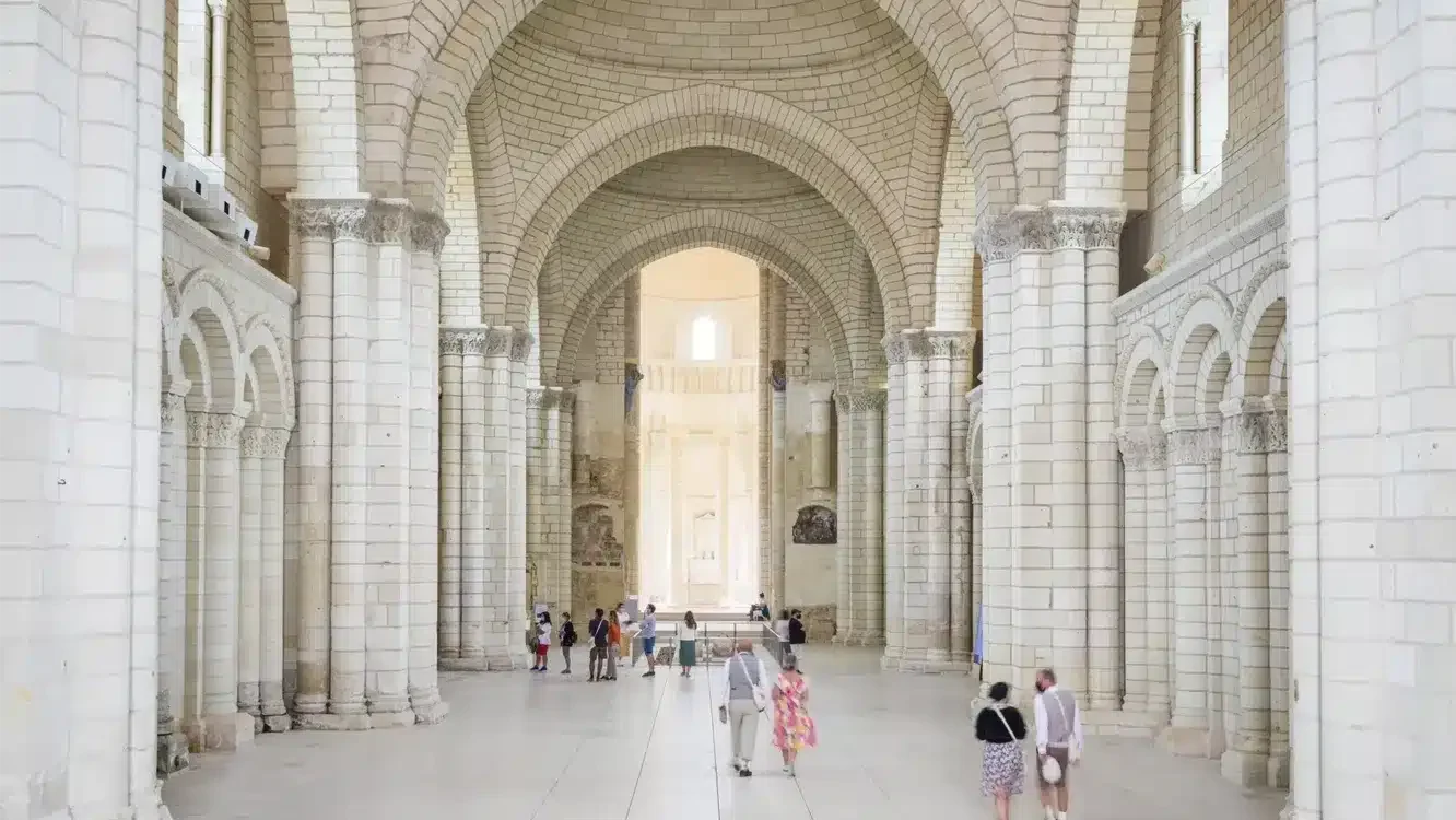 Intérieur de l'église abbatiale Fontevraud