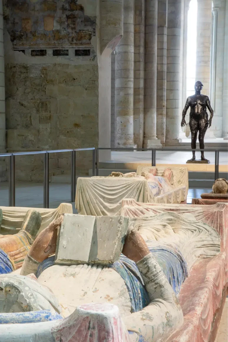 Gisants et sculpture de Germaine Richier Fontevraud