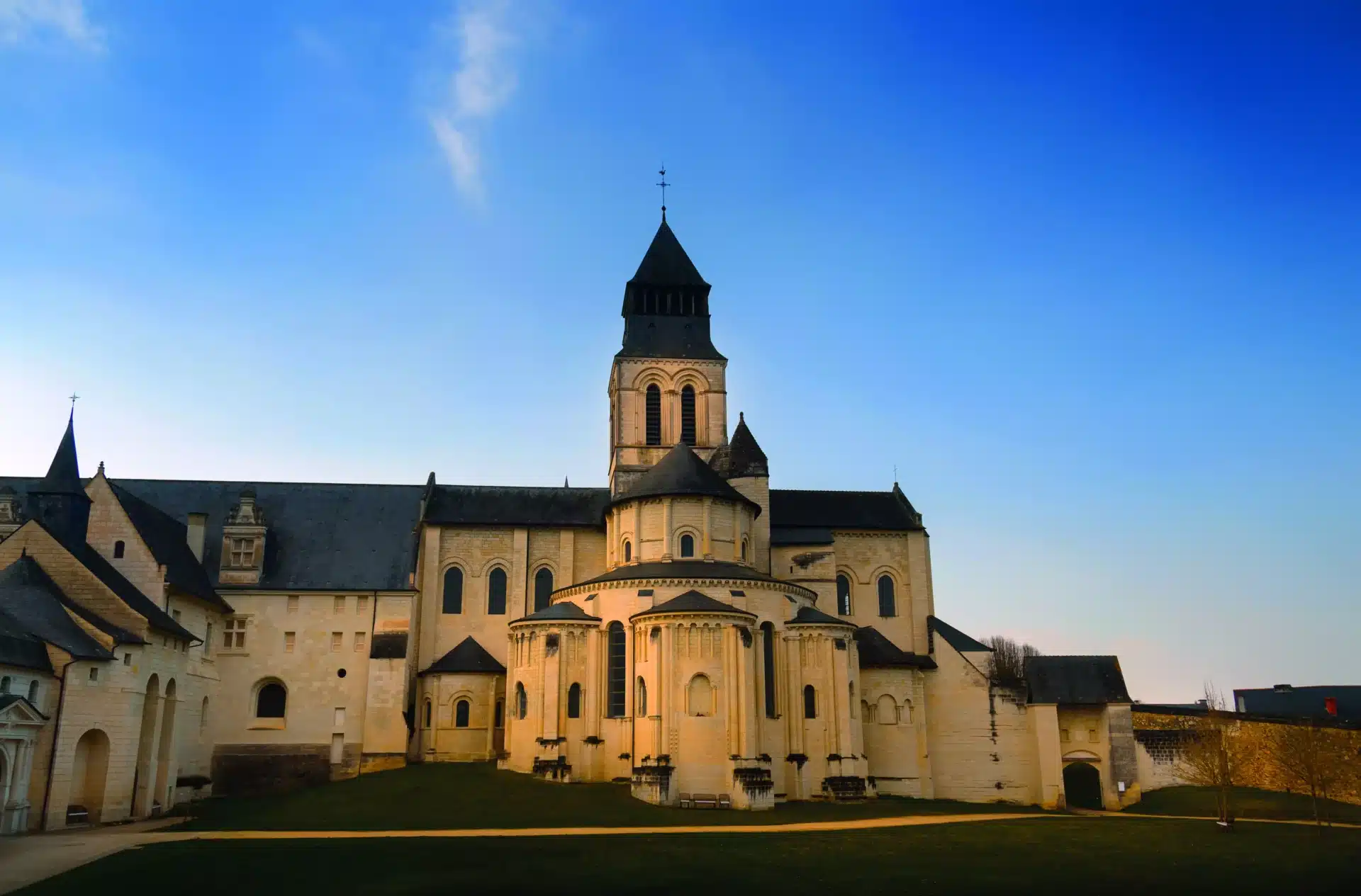 Chevet église abbatiale de Fontevraud