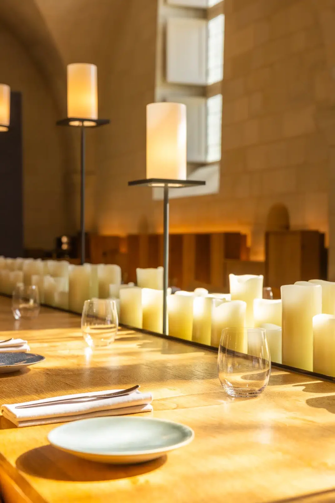 Table du refectoire restaurant de Fontevraud