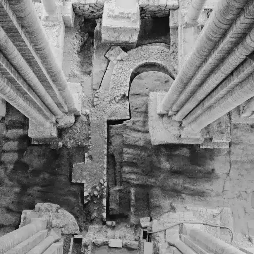 Photo d'archive travaux église Fontevraud