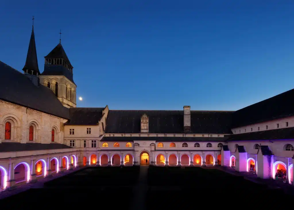 Cloitre de nuit Abbaye Fontevraud